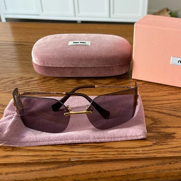 Miu Miu Sunglasses - Picture 2 of 8